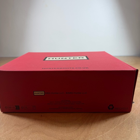 Hunter Matte Black Short Waterproof Ankle Boots with Red-White Pull Tab - Picture 16 of 16